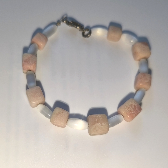 Pink Rhodochrosite And White Bead Bracelet - Picture 7 of 13